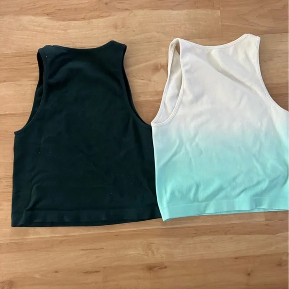 Ribbed Dark Green and Ombre Crop Tops Women's Medium Set of 2 - Picture 4 of 7